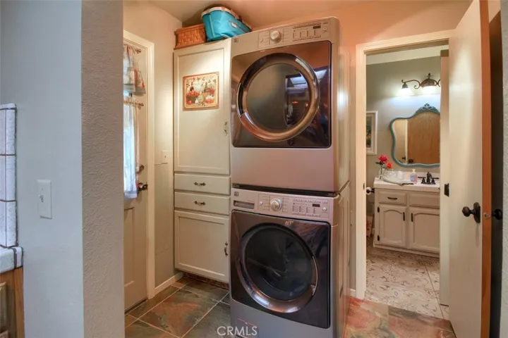 51665 S Ponderosa Way, Oakhurst, California 93644