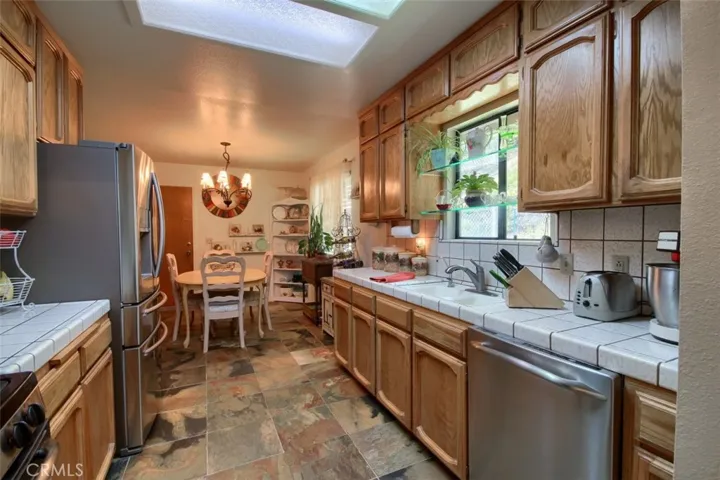 51665 S Ponderosa Way, Oakhurst, California 93644