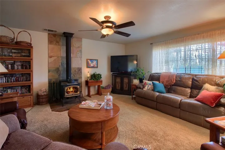 51665 S Ponderosa Way, Oakhurst, California 93644