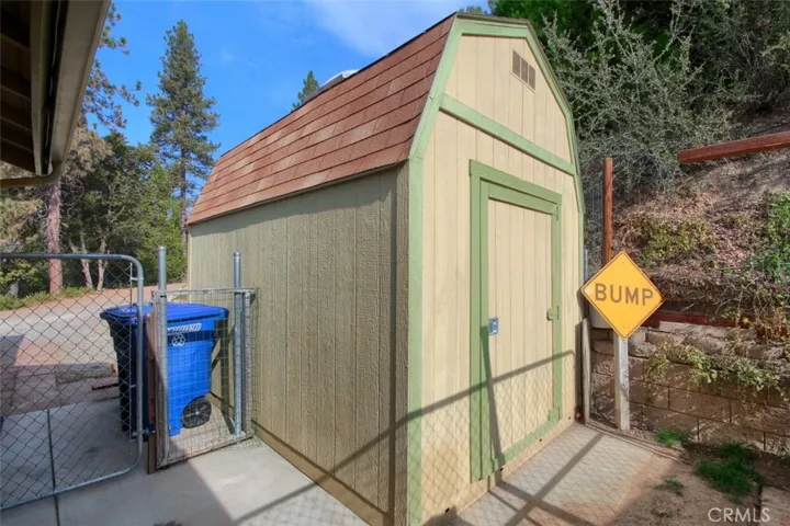51665 S Ponderosa Way, Oakhurst, California 93644