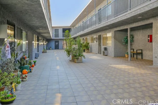 240 W Verdugo Avenue V, Burbank, California 91502