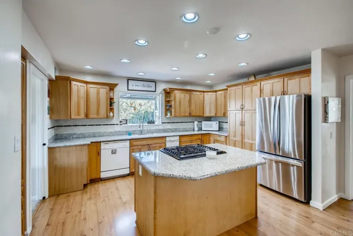 1852 Lisa Lane, El Cajon, California 92021