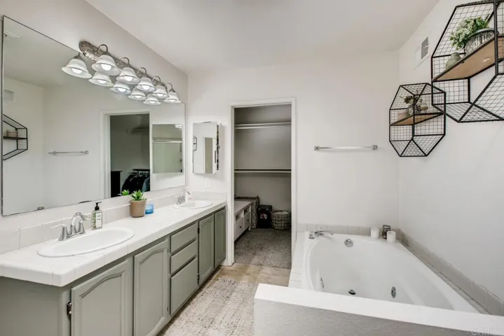 1852 Lisa Lane, El Cajon, California 92021