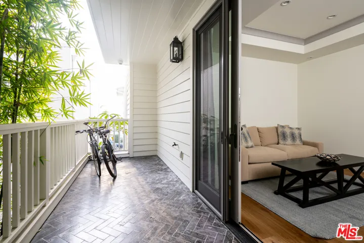 703 Bayview Drive, Manhattan Beach, California 90266