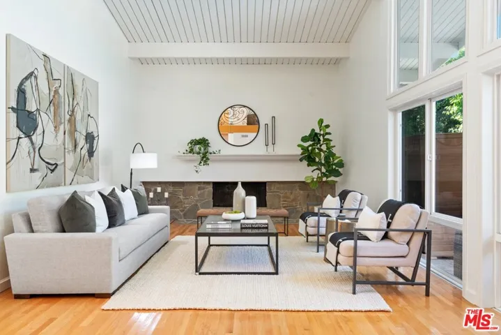 23895 Killion Street, Woodland Hills, California 91367