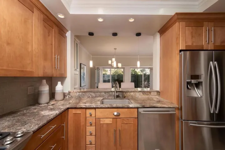 216 8th Avenue 16, San Mateo, California 94401