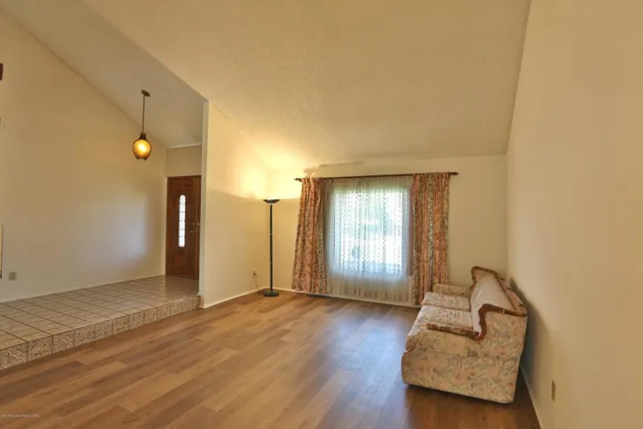 03 Living Room 1