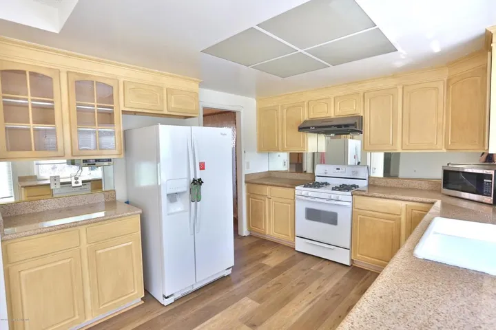 09 Kitchen3