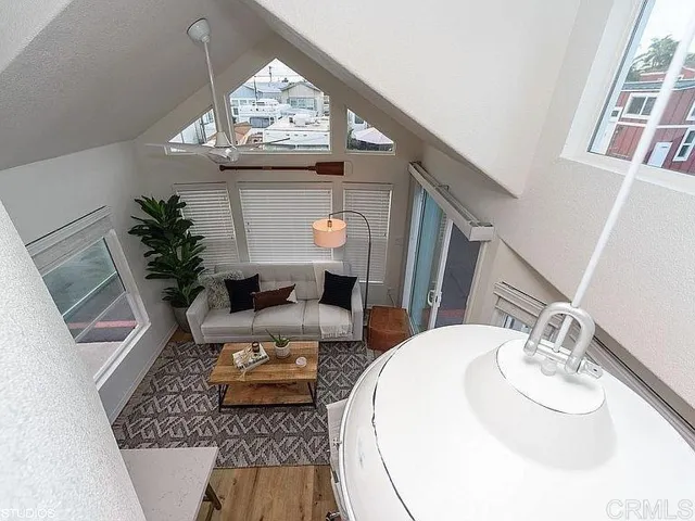 1549 N Vulcan 28, Encinitas, California 92024