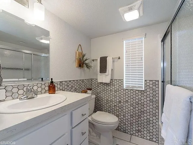 1549 N Vulcan 28, Encinitas, California 92024