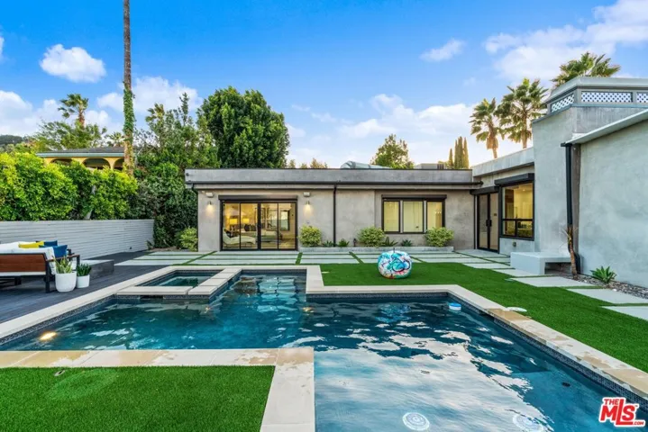 11207 Laurie Drive, Studio City, California 91604