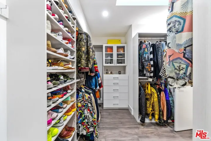 11207 Laurie Drive, Studio City, California 91604