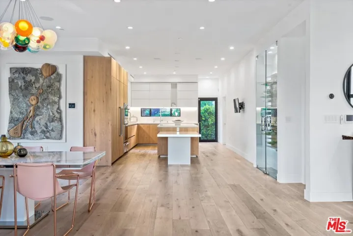 11207 Laurie Drive, Studio City, California 91604