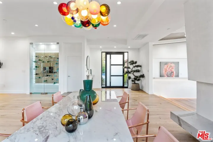 11207 Laurie Drive, Studio City, California 91604