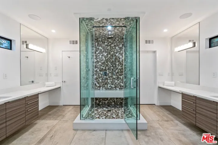 11207 Laurie Drive, Studio City, California 91604