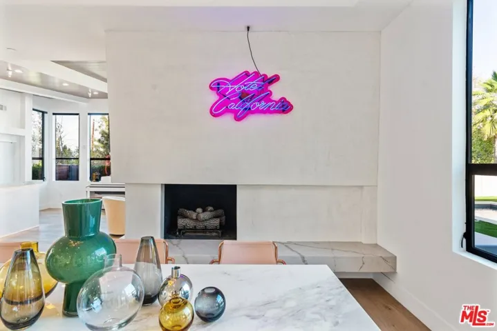 11207 Laurie Drive, Studio City, California 91604