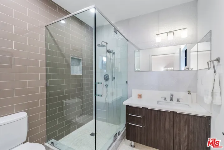 11207 Laurie Drive, Studio City, California 91604