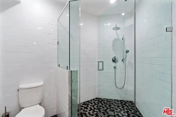 11207 Laurie Drive, Studio City, California 91604