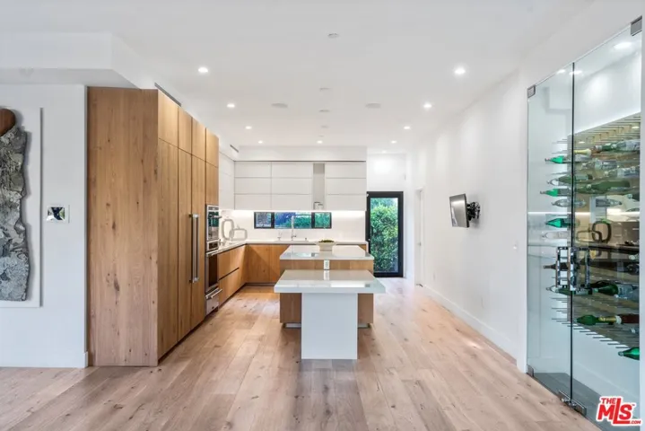 11207 Laurie Drive, Studio City, California 91604