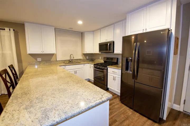 9413 Pearlwood Road, Santee, California 92071
