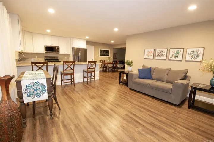 9413 Pearlwood Road, Santee, California 92071