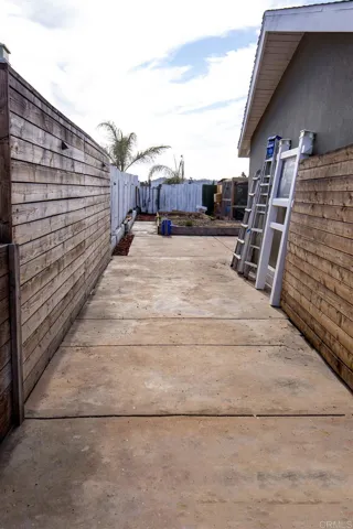 9413 Pearlwood Road, Santee, California 92071