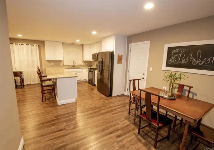 9413 Pearlwood Road, Santee, California 92071