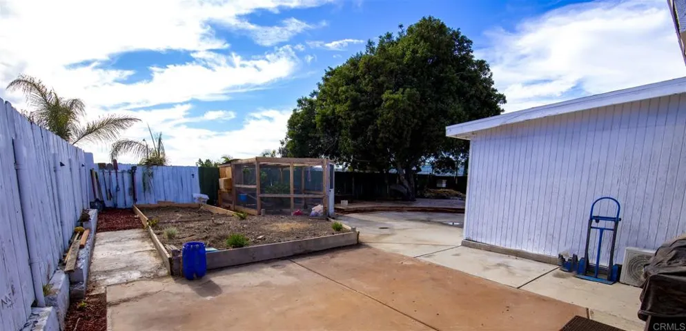 9413 Pearlwood Road, Santee, California 92071