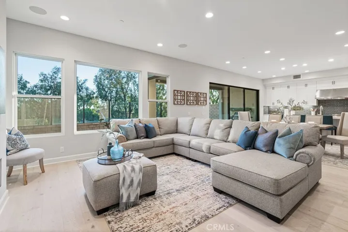 Wireless controlled shades in the California Great Room