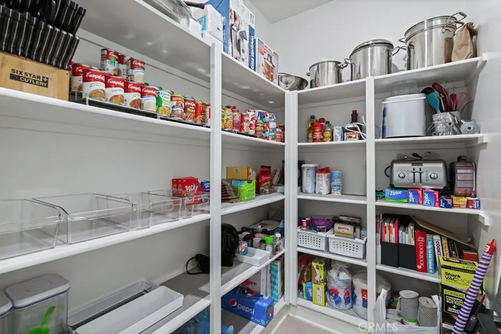 Walk in Pantry