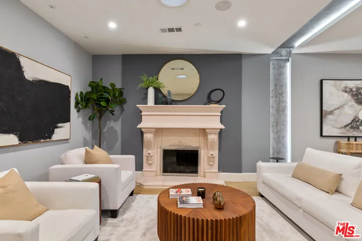 3841 Keswick Road, La Canada Flintridge, California 91011