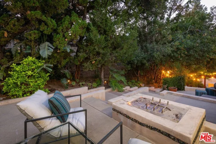 3841 Keswick Road, La Canada Flintridge, California 91011