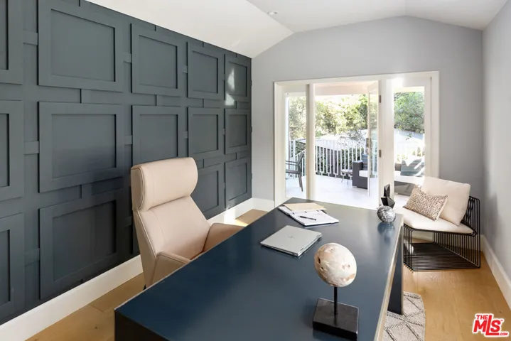 3841 Keswick Road, La Canada Flintridge, California 91011