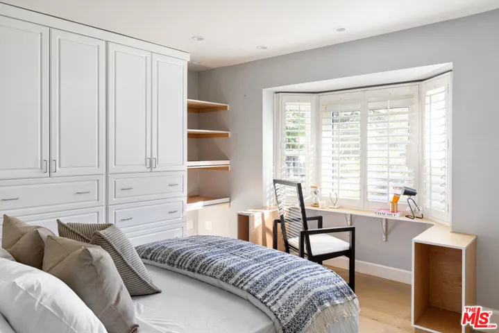 3841 Keswick Road, La Canada Flintridge, California 91011