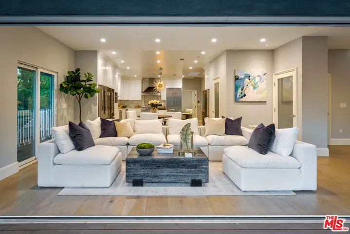 3841 Keswick Road, La Canada Flintridge, California 91011