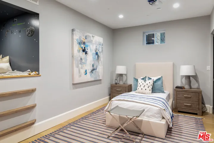 3841 Keswick Road, La Canada Flintridge, California 91011
