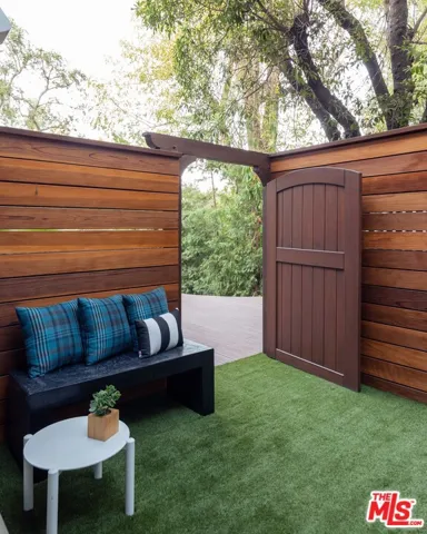3841 Keswick Road, La Canada Flintridge, California 91011