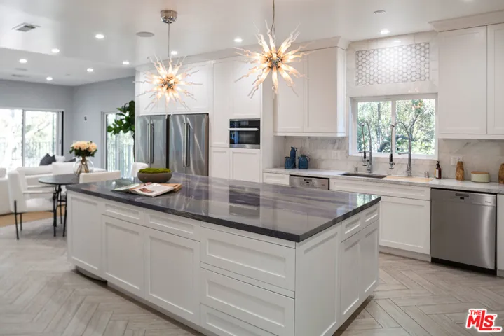 3841 Keswick Road, La Canada Flintridge, California 91011
