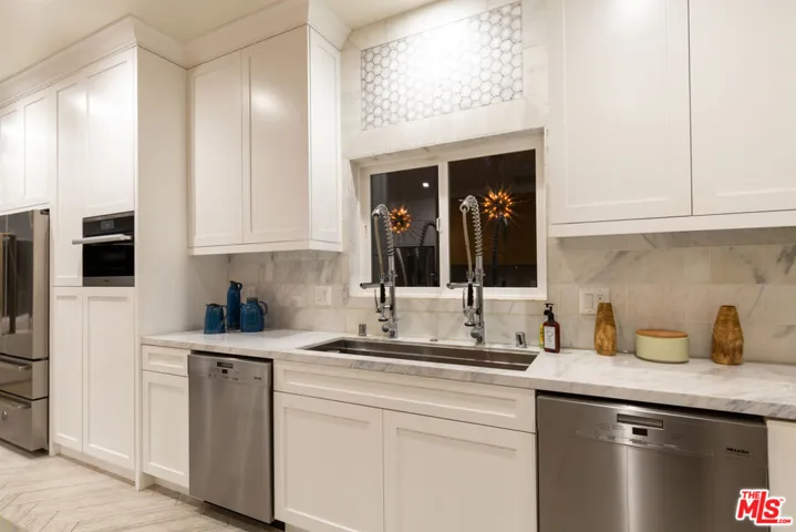 3841 Keswick Road, La Canada Flintridge, California 91011