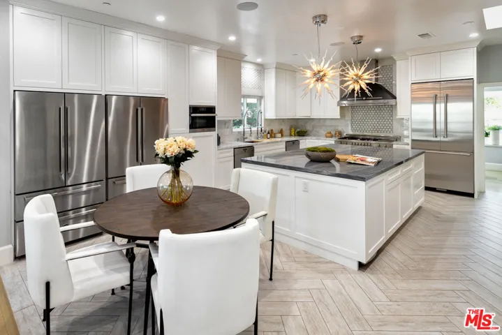 3841 Keswick Road, La Canada Flintridge, California 91011