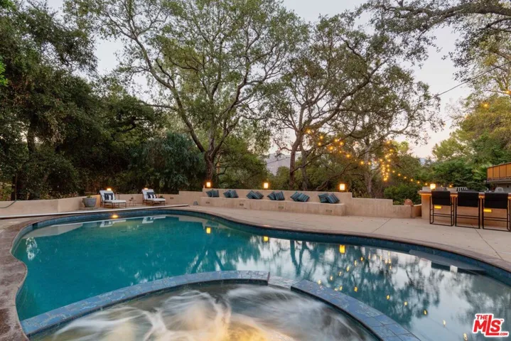 3841 Keswick Road, La Canada Flintridge, California 91011