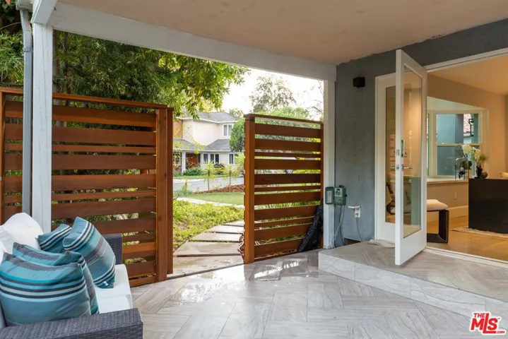 3841 Keswick Road, La Canada Flintridge, California 91011
