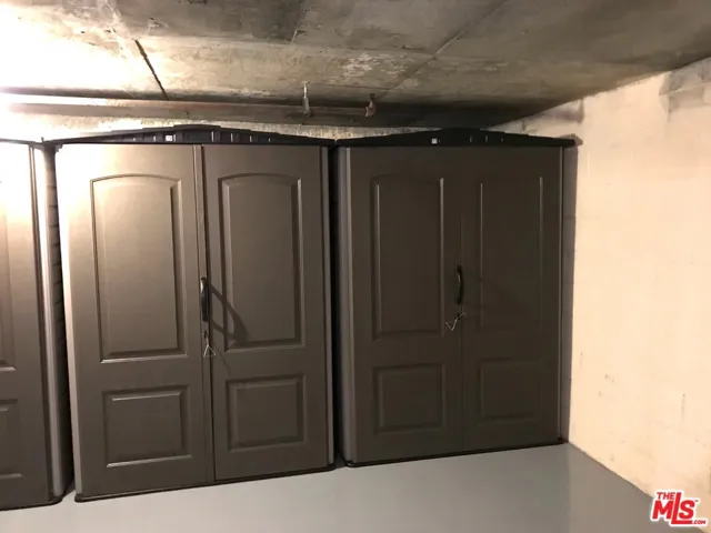Storage unit