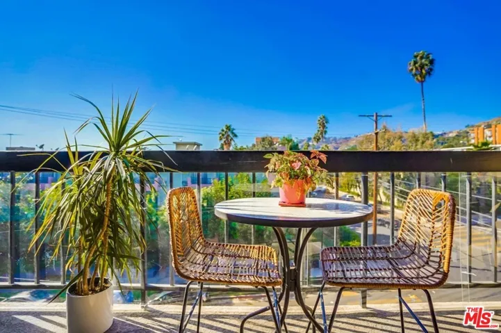 Fabulous views over Hollywood Hills and Sunsets