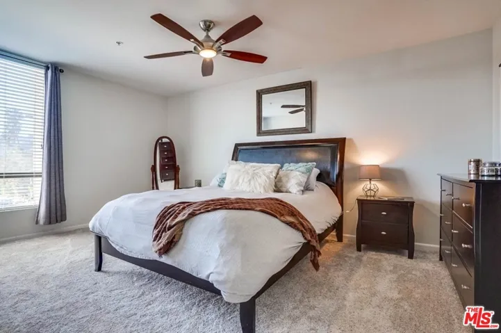 7320 Hawthorn Avenue 204, Los Angeles, California 90046