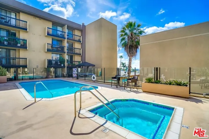 7320 Hawthorn Avenue 204, Los Angeles, California 90046