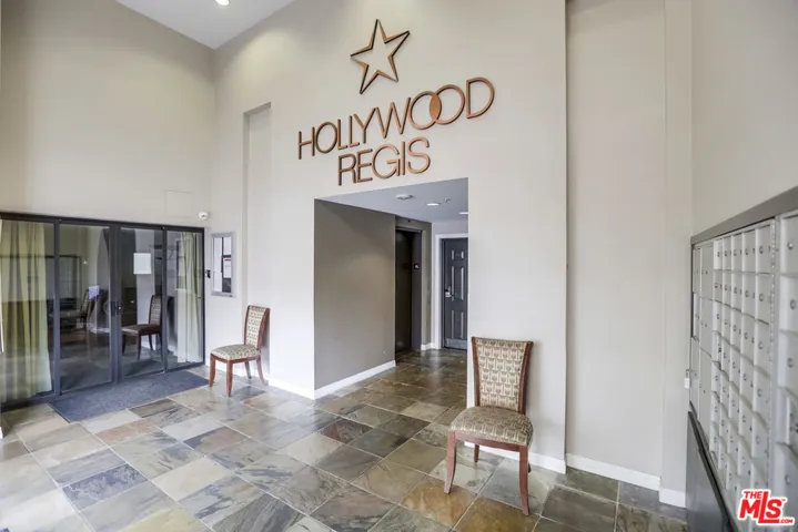 7320 Hawthorn Avenue 204, Los Angeles, California 90046