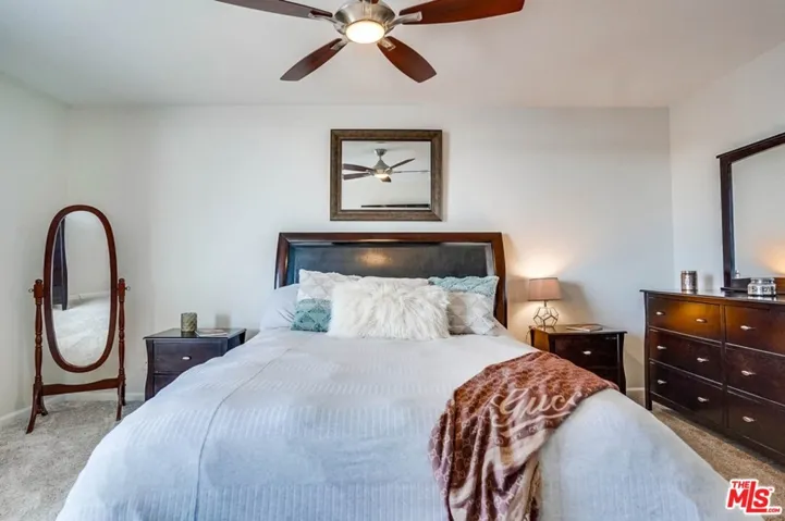 7320 Hawthorn Avenue 204, Los Angeles, California 90046