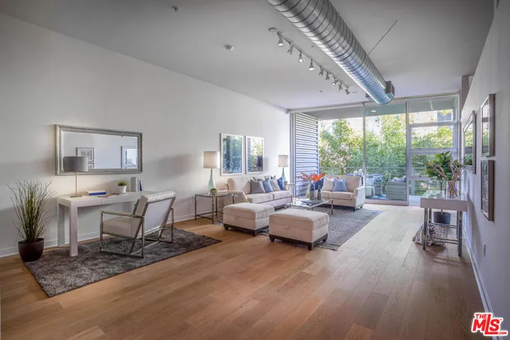 Huge living area