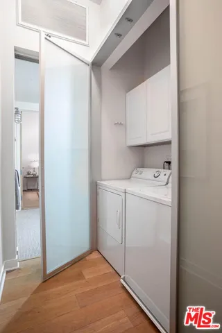 Washer dryer in unit